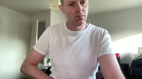 Snapshot of boegieboy76 chatting on December 20, 2024, 11:54 am ask me online show from December 20, 2024, 11:54 am