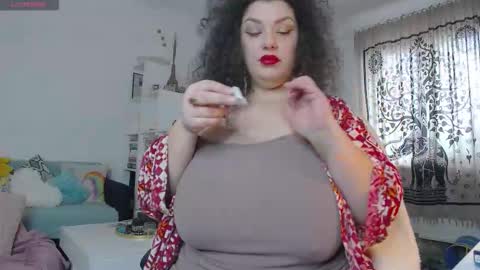 BohoBabeLaxy online show from December 2, 2025, 9:14 am