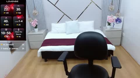 Snapshot of bom_bomx chatting on February 20, 2025, 1:46 am Paris online show from February 20, 2025, 1:46 am