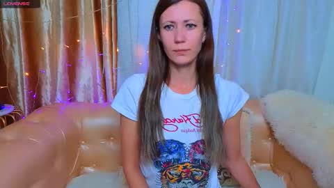 Mia online show from November 17, 2025, 12:05 am