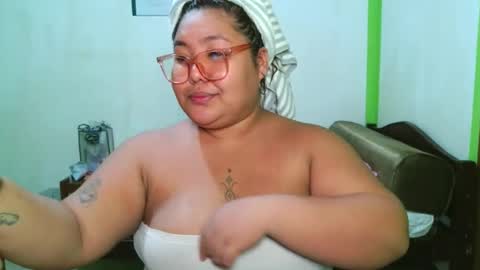 bombastic_darla online show from May 3, 2026, 9:48 am