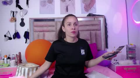 bombom_lux online show from August 1, 2026, 2:55 am