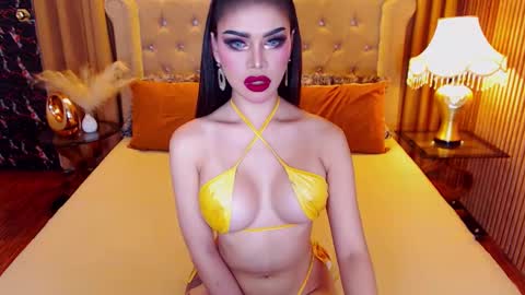Snapshot of bombshellanita chatting on November 18, 2025, 9:41 pm bombshellanita online show from November 18, 2025, 9:41 pm