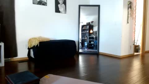 BombshellBaeby online show from September 22, 2025, 5:04 pm