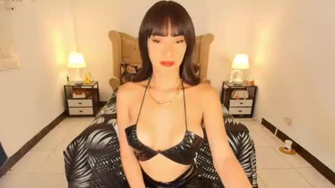 Snapshot of bombshelllaurax chatting on July 9, 2026, 9:57 am bombshelllaurax online show from July 9, 2026, 9:57 am