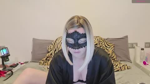 Snapshot of bonbonsitos_69 chatting on May 8, 2026, 9:25 am Lucy online show from May 8, 2026, 9:25 am