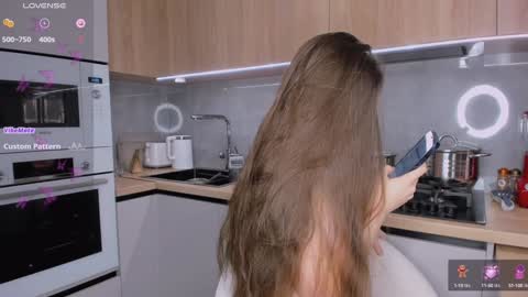 Snapshot of bondgirl4fun chatting on December 7, 2024, 10:23 am Olly online show from December 7, 2024, 10:23 am