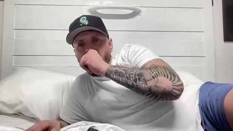 boner4you1994 online show from October 8, 2025, 9:18 am