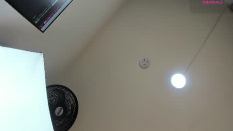 bonet_iris online show from July 9, 2026, 11:03 am