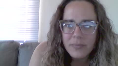 Snapshot of bongmamabear chatting on July 6, 2026, 4:09 pm bongmamabear online show from July 6, 2026, 4:09 pm