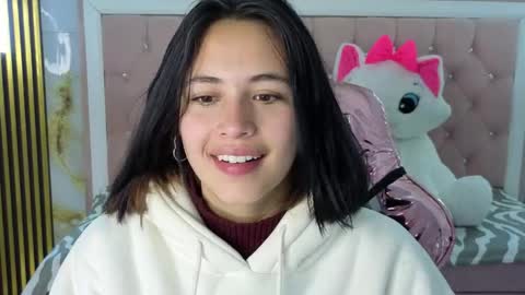 Bonnie  online show from May 20, 2026, 12:33 pm
