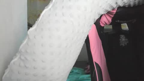 Snapshot of bonnie_bu chatting on November 21, 2025, 7:01 pm becky online show from November 21, 2025, 7:01 pm