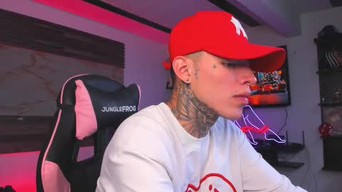 Snapshot of bonnie_bu chatting on November 24, 2025, 7:46 pm becky online show from November 24, 2025, 7:46 pm