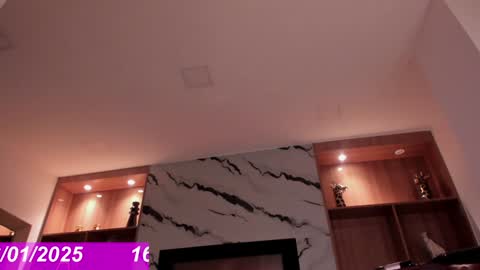 Snapshot of bonnie_luxury chatting on January 17, 2025, 8:34 am Bonnie Luxury online show from January 17, 2025, 8:34 am