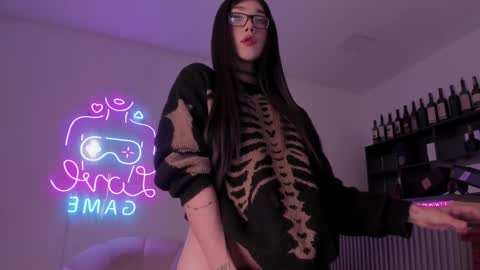 Snapshot of bonnie_luxury chatting on October 23, 2025, 5:18 am Bonnie Luxury online show from October 23, 2025, 5:18 am