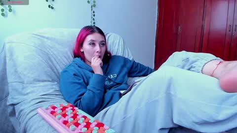 Bonnie Help me reach 500 likes online show from January 31, 2025, 8:33 pm