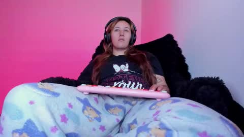 Bonnie Help me reach 500 likes online show from January 10, 2026, 5:37 pm