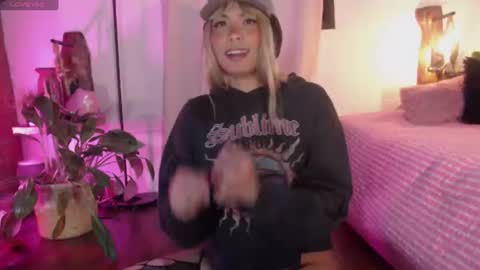 bonnieand_clyde22 online show from June 24, 2026, 11:26 pm