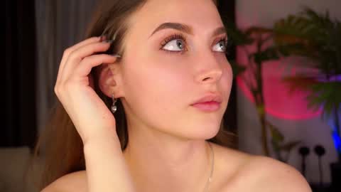 Snapshot of bonniecannon chatting on December 19, 2024, 7:18 am Grace online show from December 19, 2024, 7:18 am