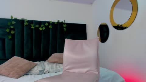 Snapshot of bonniecute_ chatting on December 23, 2024, 2:50 pm online show from December 23, 2024, 2:50 pm