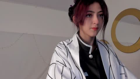 Snapshot of bonniecute_ chatting on December 29, 2024, 12:01 pm online show from December 29, 2024, 12:01 pm