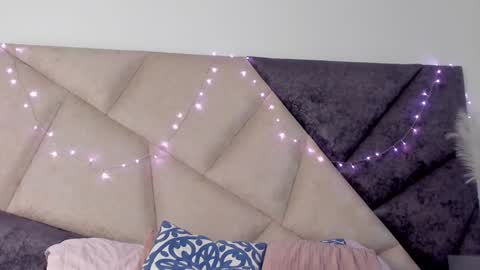 Snapshot of bonniecute_ chatting on December 31, 2024, 2:14 pm online show from December 31, 2024, 2:14 pm