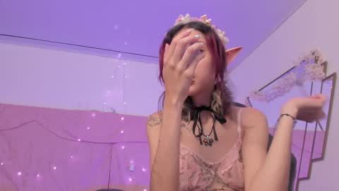 Snapshot of bonniecute_ chatting on February 21, 2025, 11:44 am online show from February 21, 2025, 11:44 am