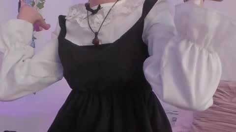 Snapshot of bonniecute_ chatting on March 7, 2025, 2:45 pm online show from March 7, 2025, 2:45 pm