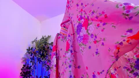 Snapshot of bonniecute_ chatting on September 20, 2025, 12:00 am online show from September 20, 2025, 12:00 am