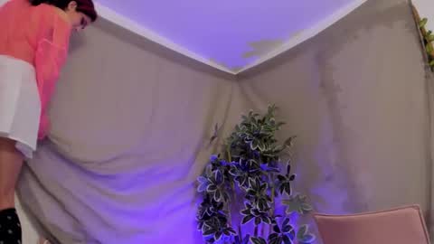 Snapshot of bonniecute_ chatting on October 10, 2025, 11:48 pm online show from October 10, 2025, 11:48 pm