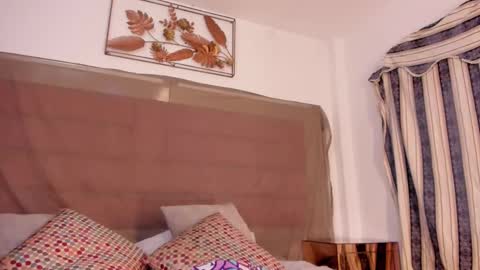 Snapshot of bonniecute_ chatting on October 21, 2025, 11:49 pm online show from October 21, 2025, 11:49 pm