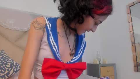 Snapshot of bonniecute_ chatting on October 28, 2025, 12:25 am online show from October 28, 2025, 12:25 am