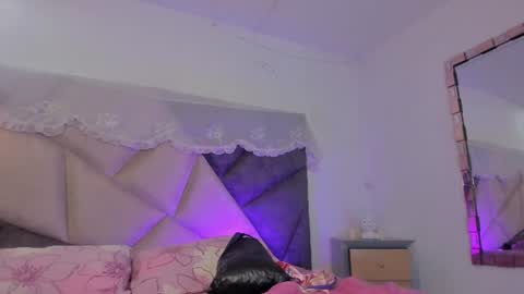Snapshot of bonniecute_ chatting on June 26, 2026, 12:48 am online show from June 26, 2026, 12:48 am