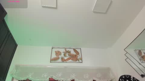 Snapshot of bonniecute_ chatting on August 1, 2026, 12:21 am online show from August 1, 2026, 12:21 am