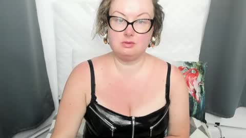 Snapshot of bonnieshining chatting on June 2, 2026, 5:20 am Bonnie online show from June 2, 2026, 5:20 am