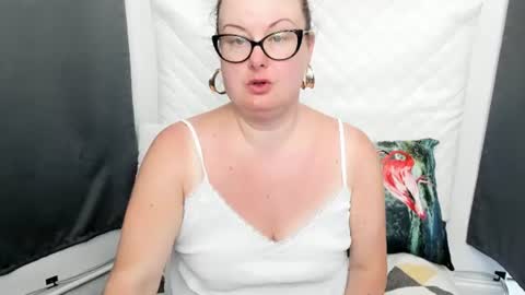 Snapshot of bonnieshining chatting on June 27, 2026, 12:22 pm Bonnie online show from June 27, 2026, 12:22 pm