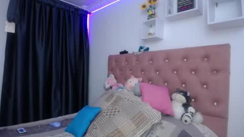 Snapshot of bonny_clyde_xx_ chatting on October 8, 2025, 6:44 am Soffy Brooks Independent model online show from October 8, 2025, 6:44 am