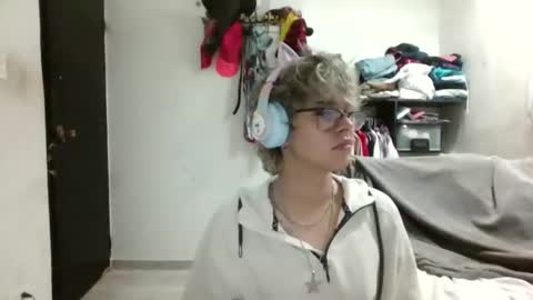 bonny_cum online show from February 3, 2026, 7:13 am