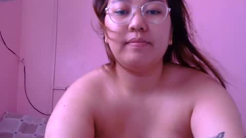 MommyMarie-Singlemom of 2. online show from June 22, 2026, 1:07 am
