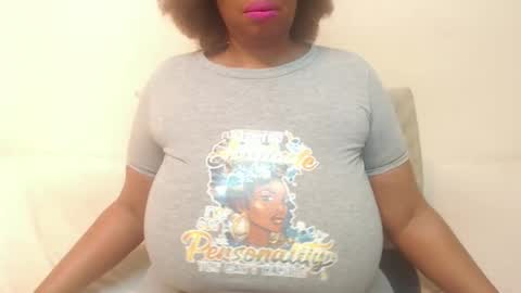 Snapshot of boobyqueen24 chatting on February 18, 2025, 2:59 am boobyqueen online show from February 18, 2025, 2:59 am