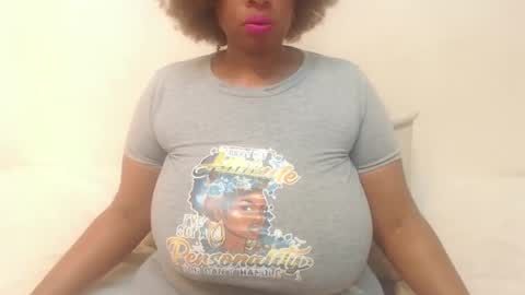 Snapshot of boobyqueen24 chatting on February 23, 2025, 4:13 pm boobyqueen online show from February 23, 2025, 4:13 pm