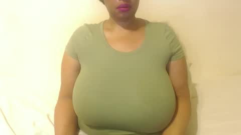 Snapshot of boobyqueen24 chatting on September 10, 2025, 1:38 am boobyqueen online show from September 10, 2025, 1:38 am