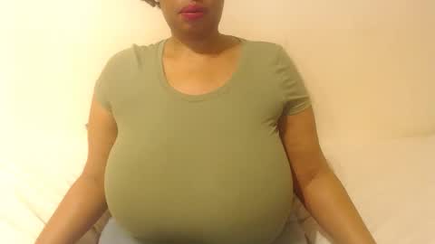 Snapshot of boobyqueen24 chatting on September 12, 2025, 3:06 am boobyqueen online show from September 12, 2025, 3:06 am