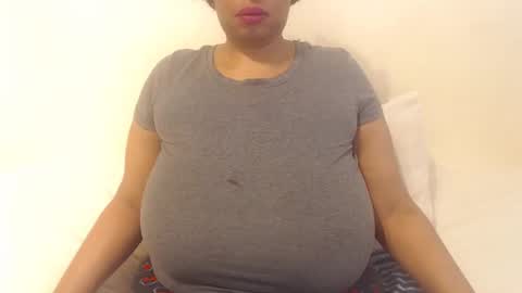 Snapshot of boobyqueen24 chatting on September 19, 2025, 9:32 am boobyqueen online show from September 19, 2025, 9:32 am