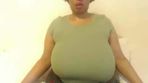 Snapshot of boobyqueen24 chatting on September 20, 2025, 2:40 pm boobyqueen online show from September 20, 2025, 2:40 pm