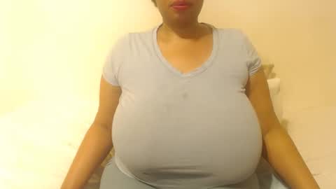 Snapshot of boobyqueen24 chatting on September 26, 2025, 3:54 am boobyqueen online show from September 26, 2025, 3:54 am