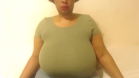 Snapshot of boobyqueen24 chatting on October 9, 2025, 1:47 am boobyqueen online show from October 9, 2025, 1:47 am