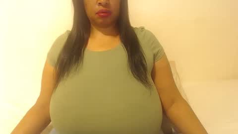 Snapshot of boobyqueen24 chatting on October 19, 2025, 8:59 am boobyqueen online show from October 19, 2025, 8:59 am