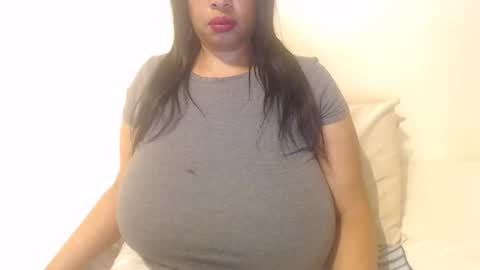 Snapshot of boobyqueen24 chatting on October 30, 2025, 7:25 pm boobyqueen online show from October 30, 2025, 7:25 pm