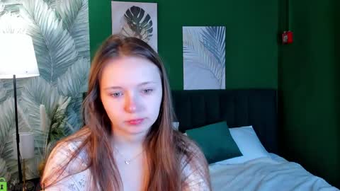 Milena online show from May 7, 2026, 3:01 am